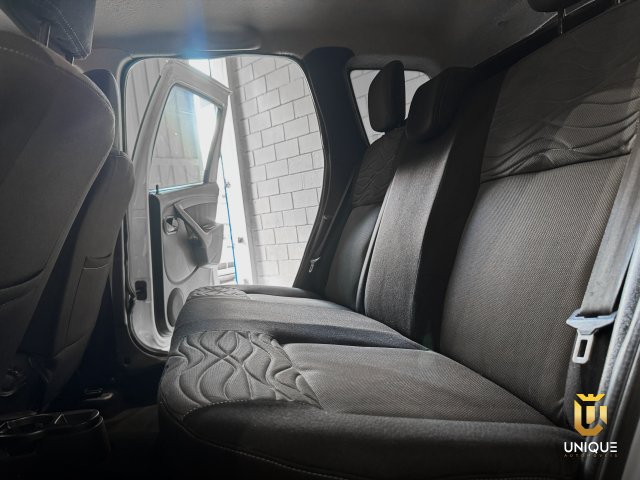 Renault Duster 2.0 DYNAMIQUE 4X4 16V FLEX 4P MANUAL 2014/2015 branco à venda na Unique Automóveis em Indaiatuba — foto 17
