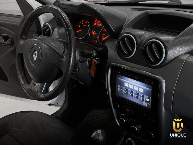 Renault Duster 2.0 DYNAMIQUE 4X4 16V FLEX 4P MANUAL 2014/2015 branco à venda na Unique Automóveis em Indaiatuba — foto 19