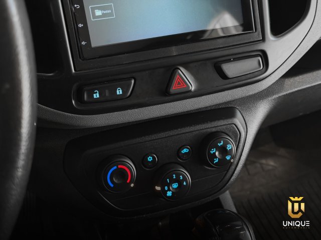 Chevrolet Spin 1.8 LT 8V FLEX 4P AUTOMÁTICO 2015/2016 branco à venda na Unique Automóveis em Indaiatuba — foto 15