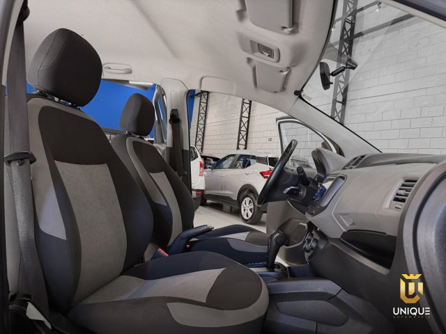 Chevrolet Spin 1.8 LT 8V FLEX 4P AUTOMÁTICO 2015/2016 branco à venda na Unique Automóveis em Indaiatuba — foto 18
