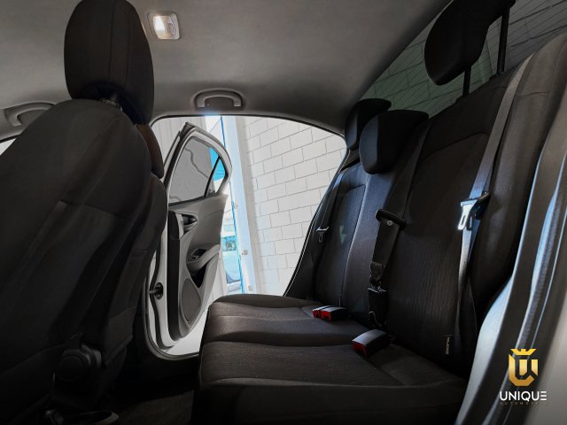 Fiat Cronos 1.3 FIREFLY FLEX DRIVE MANUAL 2022 branco à venda na Unique Automóveis em Indaiatuba — foto 17