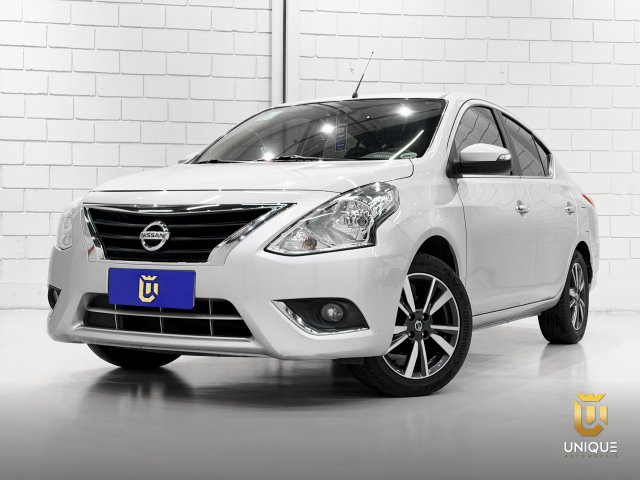 Nissan Versa 1.6 16V FLEX V-DRIVE PREMIUM XTRONIC 2021 prata à venda na Unique Automóveis em Indaiatuba — foto 2