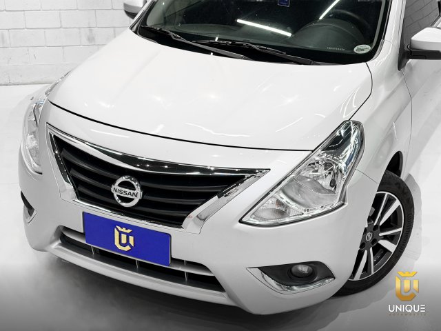 Nissan Versa 1.6 16V FLEX V-DRIVE PREMIUM XTRONIC 2021 prata à venda na Unique Automóveis em Indaiatuba — foto 3