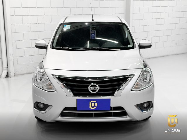 Nissan Versa 1.6 16V FLEX V-DRIVE PREMIUM XTRONIC 2021 prata à venda na Unique Automóveis em Indaiatuba — foto 4