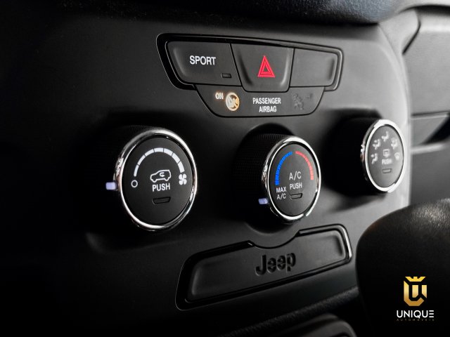 Jeep Renegade 1.8 16V FLEX 4P AUTOMATICO 2019/2020 preto à venda na Unique Automóveis em Indaiatuba — foto 12