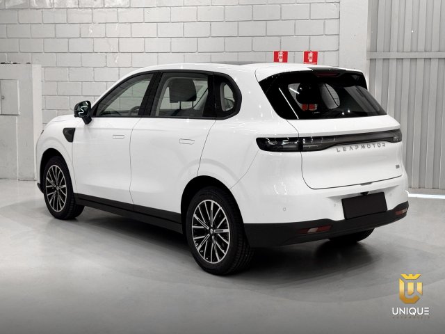Leapmotor B10 56,2 KW BEV 2026 branco à venda na Unique Automóveis em Indaiatuba — foto 8