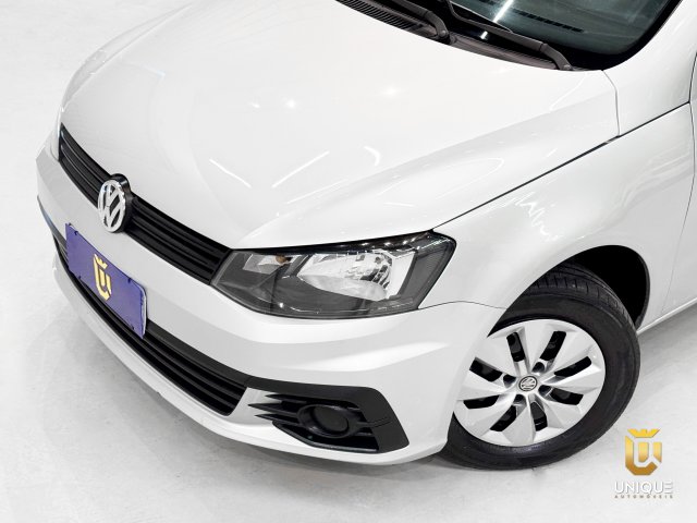 Volkswagen Voyage 1.6 MSI TOTALFLEX TRENDLINE 4P MANUAL 2017/2018 prata à venda na Unique Automóveis em Indaiatuba — foto 4