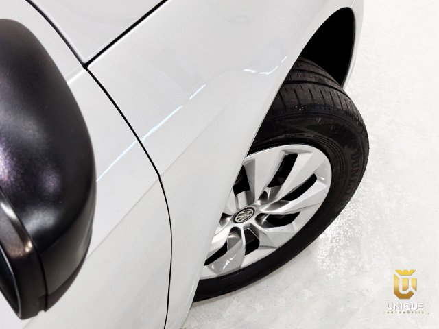 Volkswagen Voyage 1.6 MSI TOTALFLEX TRENDLINE 4P MANUAL 2017/2018 prata à venda na Unique Automóveis em Indaiatuba — foto 6