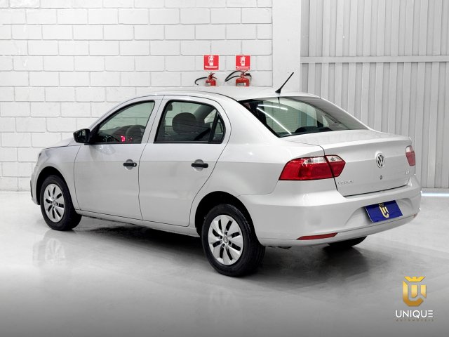 Volkswagen Voyage 1.6 MSI TOTALFLEX TRENDLINE 4P MANUAL 2017/2018 prata à venda na Unique Automóveis em Indaiatuba — foto 9