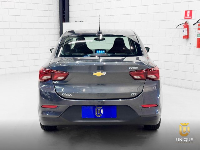 Chevrolet Onix 1.0 TURBO FLEX PLUS LTZ AUTOMÁTICO 2023/2024 cinza à venda na Unique Automóveis em Indaiatuba — foto 8