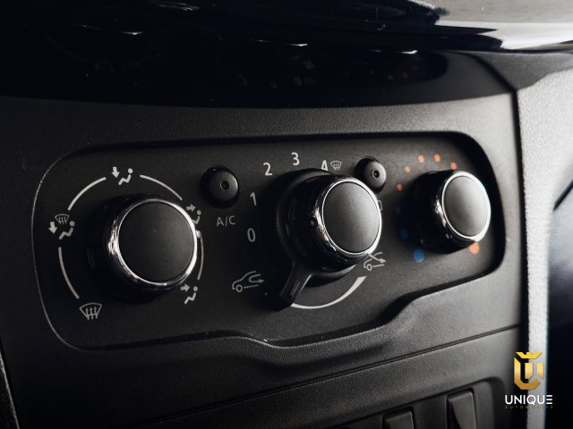 Renault Sandero 1.6 16V SCE FLEX ZEN X-TRONIC 2019/2020 branco à venda na Unique Automóveis em Indaiatuba — foto 18
