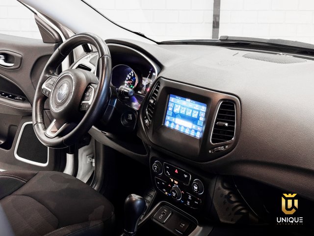 Jeep Compass 2.0 16V FLEX SPORT AUTOMÁTICO 2019/2020 branco à venda na Unique Automóveis em Indaiatuba — foto 26