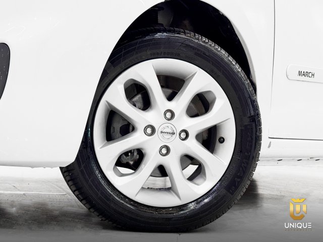 Nissan March 1.0 SV 12V FLEX 4P MANUAL 2014/2015 branco à venda na Unique Automóveis em Indaiatuba — foto 4