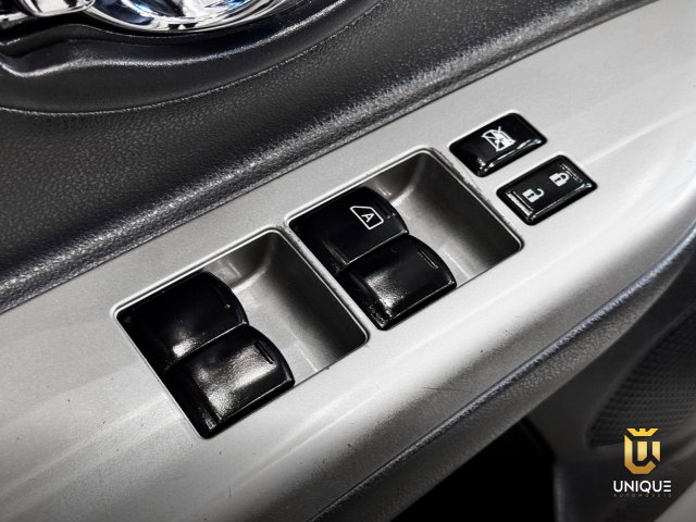 Nissan March 1.0 SV 12V FLEX 4P MANUAL 2014/2015 branco à venda na Unique Automóveis em Indaiatuba — foto 16