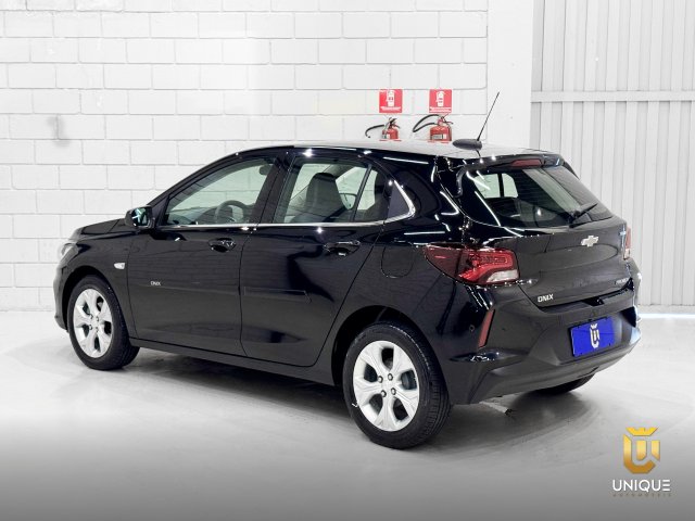 Chevrolet Onix 1.0 TURBO FLEX PLUS PREMIER AUTOMÁTICO 2022 preto à venda na Unique Automóveis em Indaiatuba — foto 8