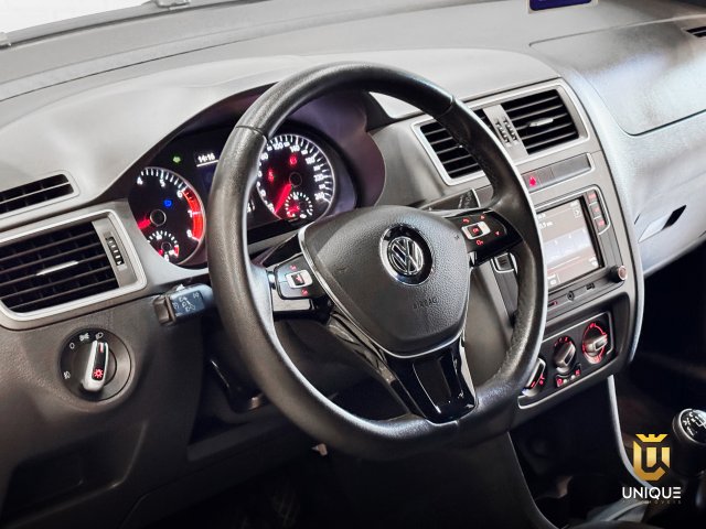 Volkswagen Fox 1.6 MSI TOTAL FLEX XTREME 4P MANUAL 2019 branco à venda na Unique Automóveis em Indaiatuba — foto 14