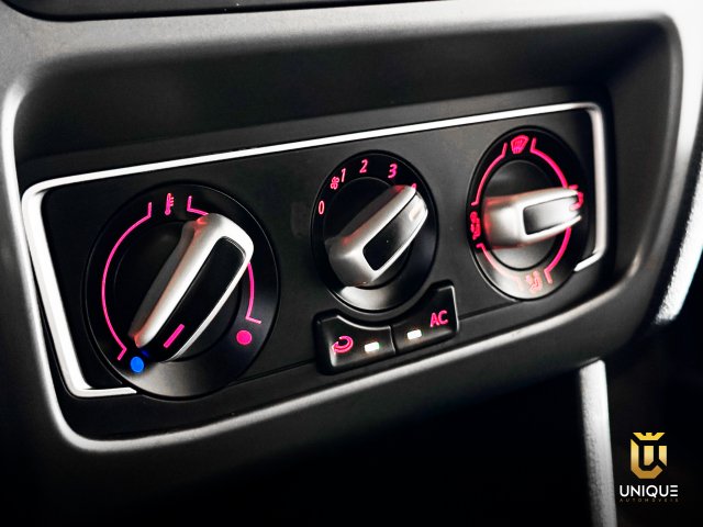 Volkswagen Fox 1.6 MSI TOTAL FLEX XTREME 4P MANUAL 2019 branco à venda na Unique Automóveis em Indaiatuba — foto 18