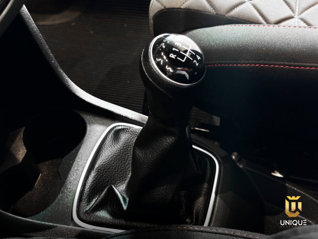 Volkswagen Fox 1.6 MSI TOTAL FLEX XTREME 4P MANUAL 2019 branco à venda na Unique Automóveis em Indaiatuba — foto 19