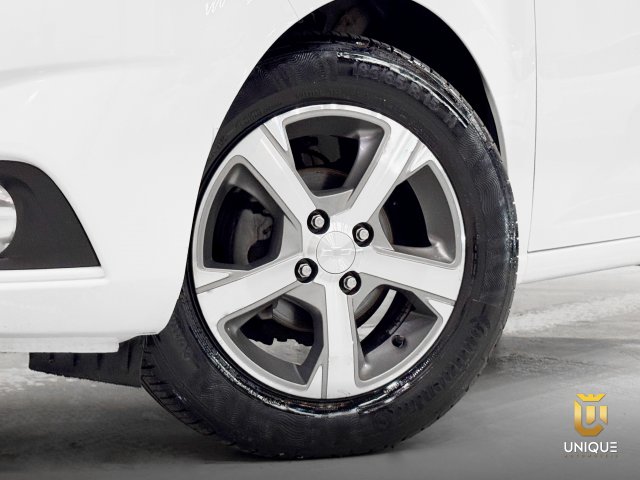 Chevrolet Prisma 1.4 MPFI LTZ 8V FLEX 4P MANUAL 2017 branco à venda na Unique Automóveis em Indaiatuba — foto 3