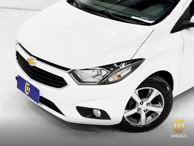 Chevrolet Prisma 1.4 MPFI LTZ 8V FLEX 4P MANUAL 2017 branco à venda na Unique Automóveis em Indaiatuba — foto 4