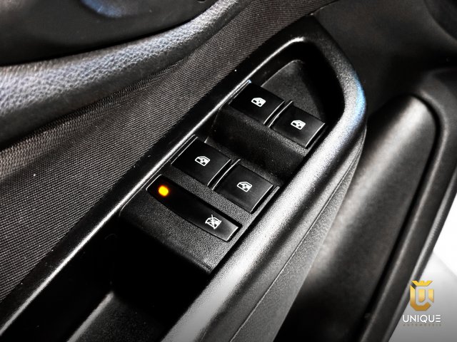 Chevrolet Prisma 1.4 MPFI LTZ 8V FLEX 4P MANUAL 2017 branco à venda na Unique Automóveis em Indaiatuba — foto 16