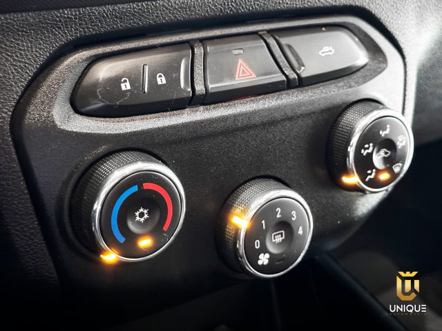 Chevrolet Prisma 1.4 MPFI LTZ 8V FLEX 4P MANUAL 2017 branco à venda na Unique Automóveis em Indaiatuba — foto 18