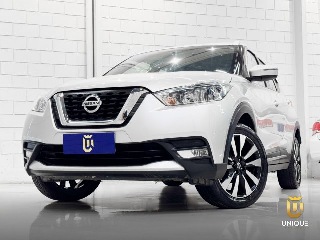Nissan Kicks 1.6 16V FLEXSTART SV 4P XTRONIC 2017/2018 prata à venda na Unique Automóveis em Indaiatuba — foto 2