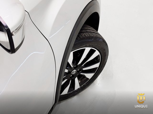 Nissan Kicks 1.6 16V FLEXSTART SV 4P XTRONIC 2017/2018 prata à venda na Unique Automóveis em Indaiatuba — foto 5