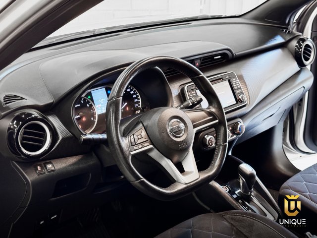 Nissan Kicks 1.6 16V FLEXSTART SV 4P XTRONIC 2017/2018 prata à venda na Unique Automóveis em Indaiatuba — foto 13