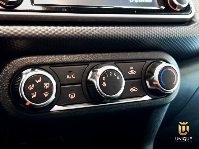 Nissan Kicks 1.6 16V FLEXSTART SV 4P XTRONIC 2017/2018 prata à venda na Unique Automóveis em Indaiatuba — foto 17