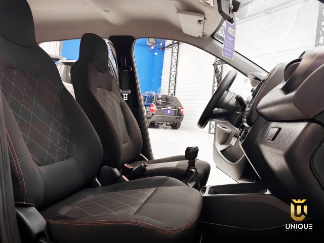 Renault Kwid 1.0 12V SCE FLEX ICONIC MANUAL 2025/2026 preto à venda na Unique Automóveis em Indaiatuba — foto 12