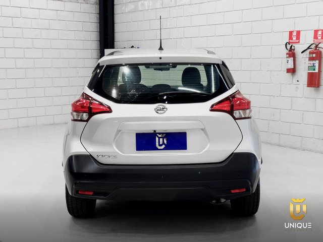 Nissan Kicks 1.6 16V FLEXSTART ACTIVE XTRONIC 2020/2021 prata à venda na Unique Automóveis em Indaiatuba — foto 7
