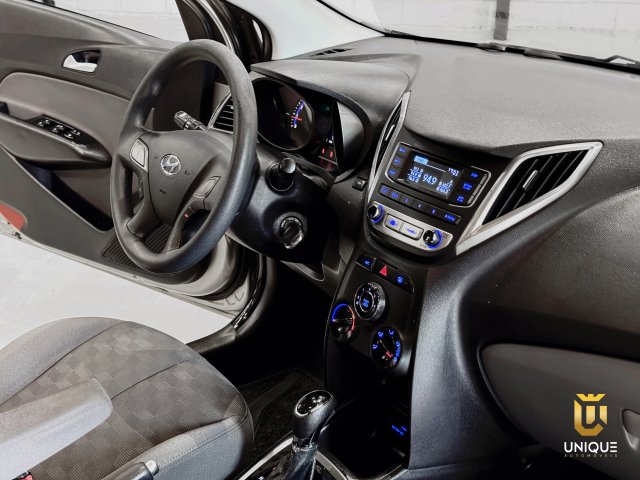 Hyundai Hb20s 1.6 COMFORT STYLE 16V FLEX 4P AUTOMÁTICO 2017 prata à venda na Unique Automóveis em Indaiatuba — foto 14