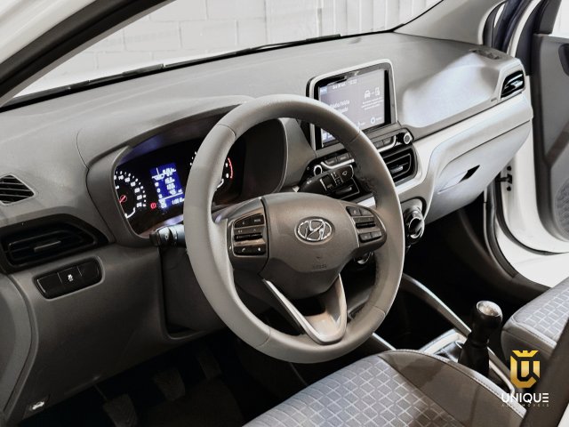 Hyundai Hb20s 1.0 12V FLEX COMFORT PLUS MANUAL 2023/2024 branco à venda na Unique Automóveis em Indaiatuba — foto 14