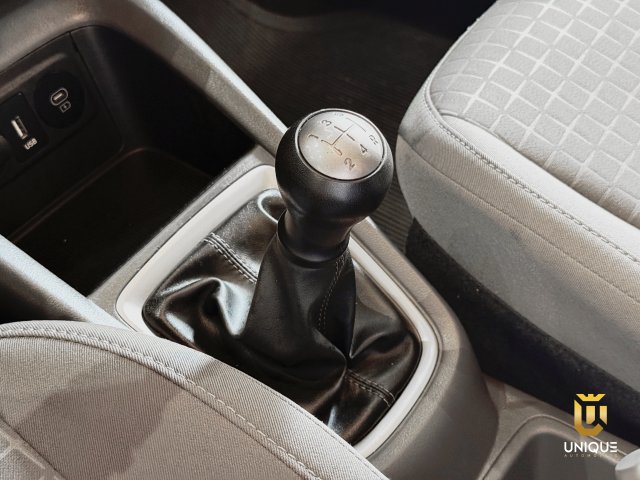 Hyundai Hb20s 1.0 12V FLEX COMFORT PLUS MANUAL 2023/2024 branco à venda na Unique Automóveis em Indaiatuba — foto 19