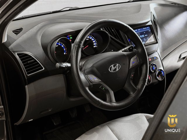 Hyundai Hb20s 1.0 COMFORT PLUS 12V FLEX 4P MANUAL 2014/2015 cinza à venda na Unique Automóveis em Indaiatuba — foto 16