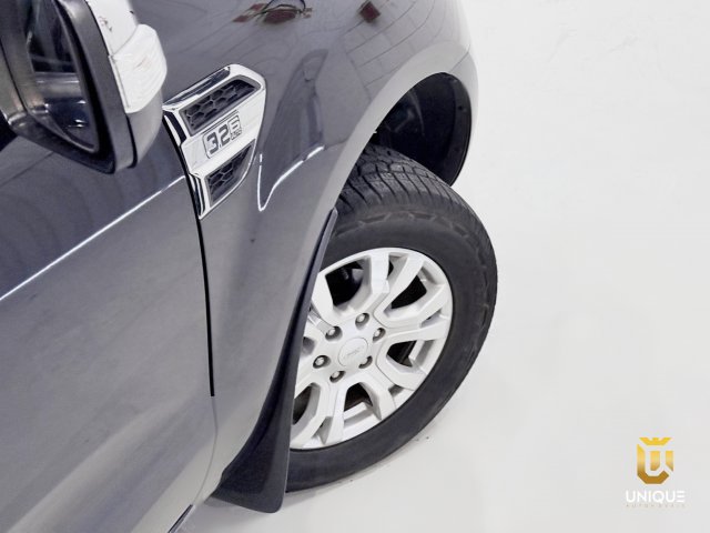 Ford Ranger 3.2 XLT 4X4 CD 20V DIESEL 4P AUTOMÁTICO 2017/2018 preto à venda na Unique Automóveis em Indaiatuba — foto 5