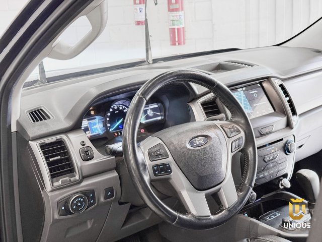 Ford Ranger 3.2 XLT 4X4 CD 20V DIESEL 4P AUTOMÁTICO 2017/2018 preto à venda na Unique Automóveis em Indaiatuba — foto 12