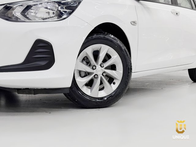 Chevrolet Onix 1.0 TURBO FLEX PLUS LT MANUAL 2023 branco à venda na Unique Automóveis em Indaiatuba — foto 4