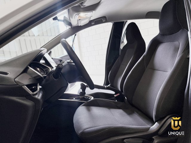 Chevrolet Onix 1.0 TURBO FLEX PLUS LT MANUAL 2023 branco à venda na Unique Automóveis em Indaiatuba — foto 31