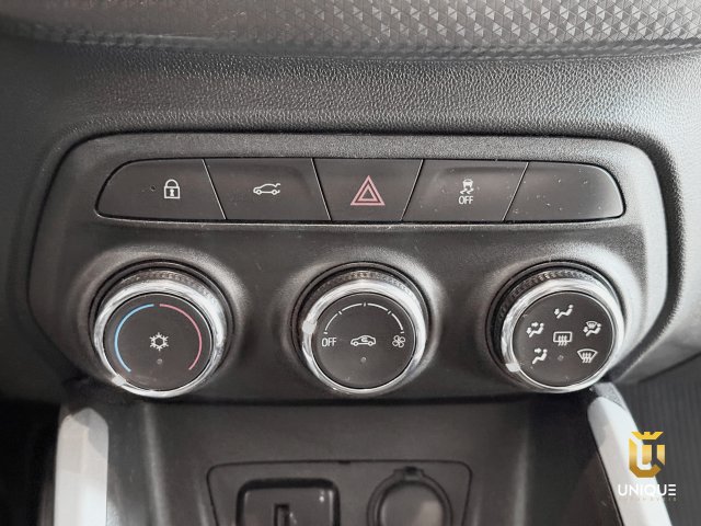Chevrolet Onix 1.0 TURBO FLEX PLUS LT MANUAL 2023 branco à venda na Unique Automóveis em Indaiatuba — foto 40