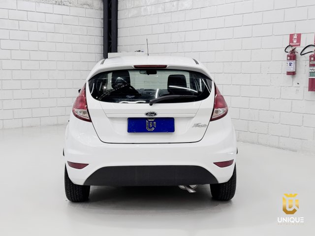 Ford Fiesta Hatch 1.5 S HATCH 16V FLEX 4P MANUAL 2013/2014 branco à venda na Unique Automóveis em Indaiatuba — foto 8
