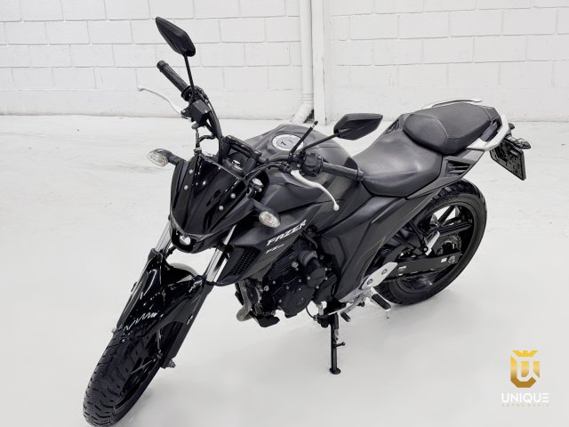 Yamaha Fazer 250 Fz 25 Street 2021/2022 preto à venda na Unique Automóveis em Indaiatuba — foto 3