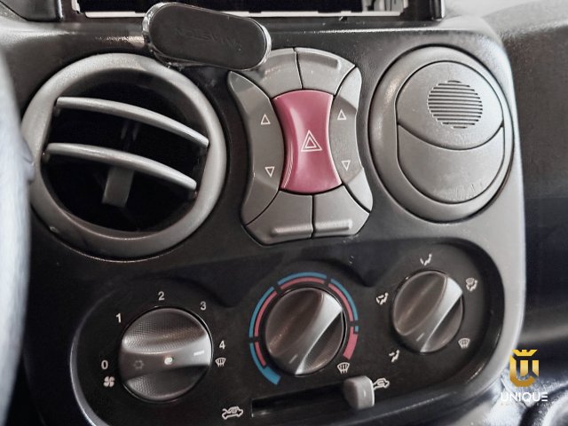 Fiat Doblò 1.4 MPI CARGO FLEX 2P MANUAL 2014 branco à venda na Unique Automóveis em Indaiatuba — foto 17