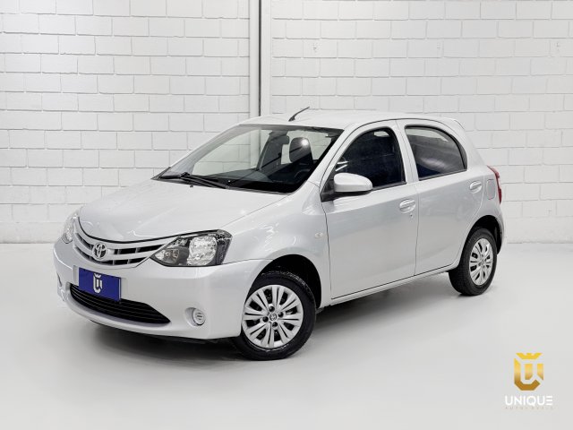 TOYOTA Toyota Etios Hatch à venda na Unique Automóveis em Indaiatuba