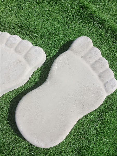 PISANTE PEZINHO 42X23X5CM