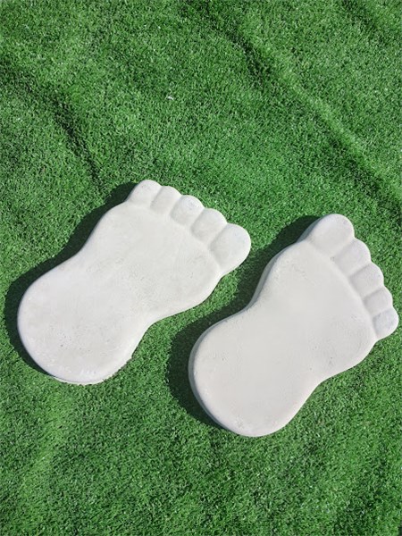 PISANTE PEZINHO 42X23X5CM