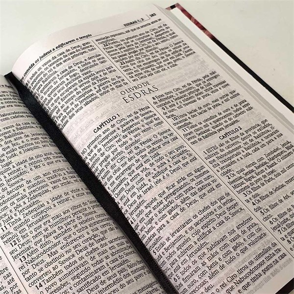 Biblia de Estudo da Mulher Capa Dura Flores Cruz