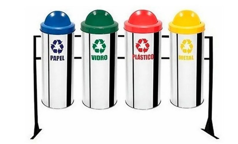 Conjunto com 4 Lixeiras Coleta Seletiva Aço Inox Tampa Basculante e Suporte entre Lixeiras