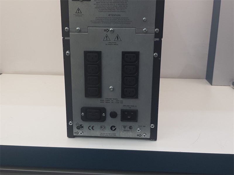 NOBREAK 3000VA, APC, 220V, SMART UPS, SUA3000I, SEMINOVO